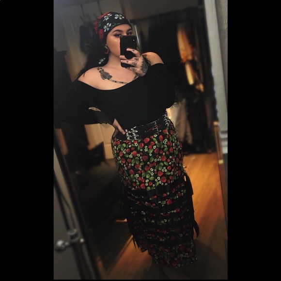 Welcome!💛🍓 - Picture 1 of 4